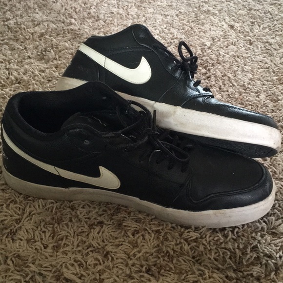 Men’s Nike Air Jordan - Picture 1 of 4